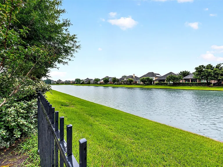 26303 Serenity Oaks Dr — Photo 37