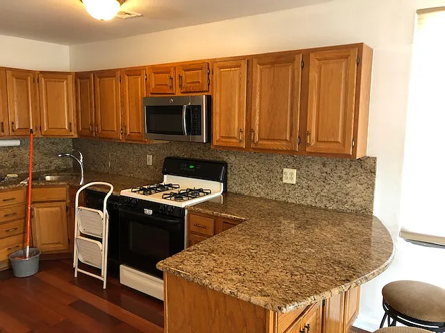 9039 Palisade Ave #3 — Photo 2