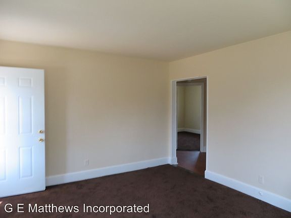 4th image of 531 Greensville Ave