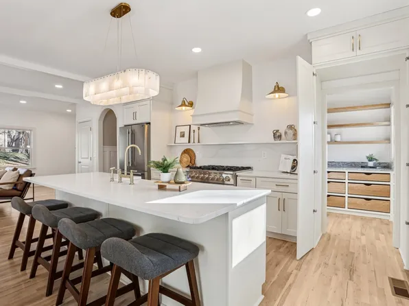 215 Cherokee Rd, Nashville, TN 37205