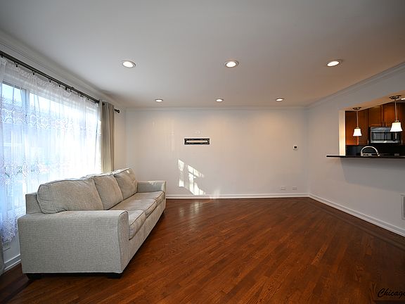 5th image of 429 E Lincoln St
