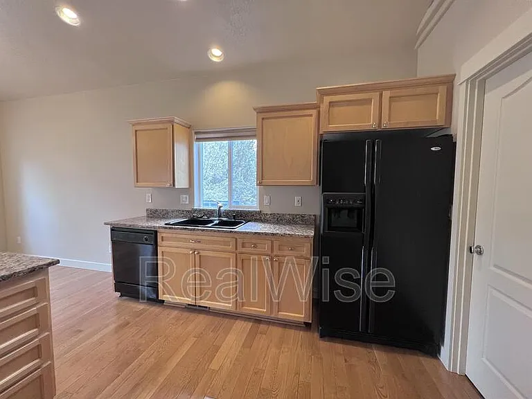 835 Nutcracker Dr — Photo 15