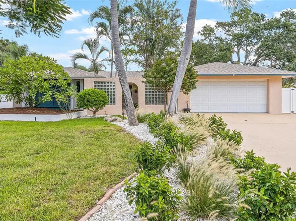 129 Carlyle Dr, Palm Harbor, FL 34683