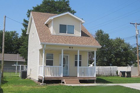 1st image of 612 N Lincoln Ave