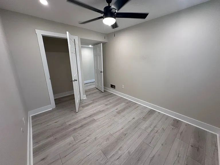 824 E High St — Photo 9