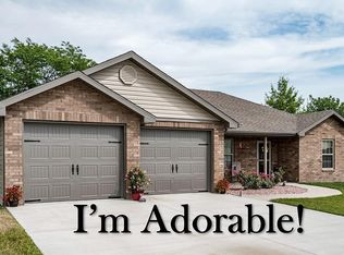 375 Edwards Dr, Holts Summit, MO 65043
