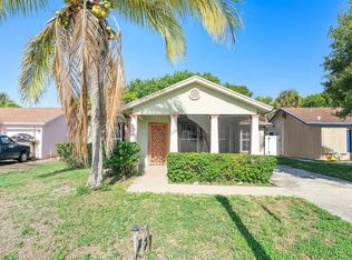 1135 Freshwater Lakes Dr, West Palm Beach, FL 33401
