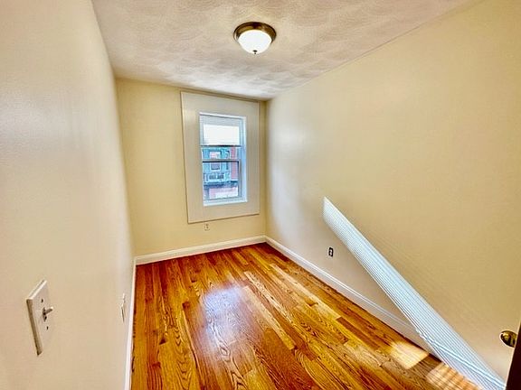 2nd image of 93 Endicott St APT 4