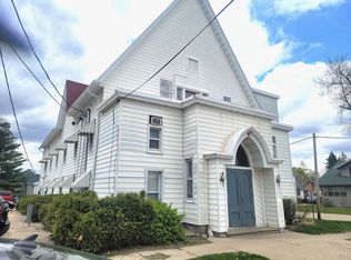 2 S Seminary Ave, Mount Morris, IL 61054