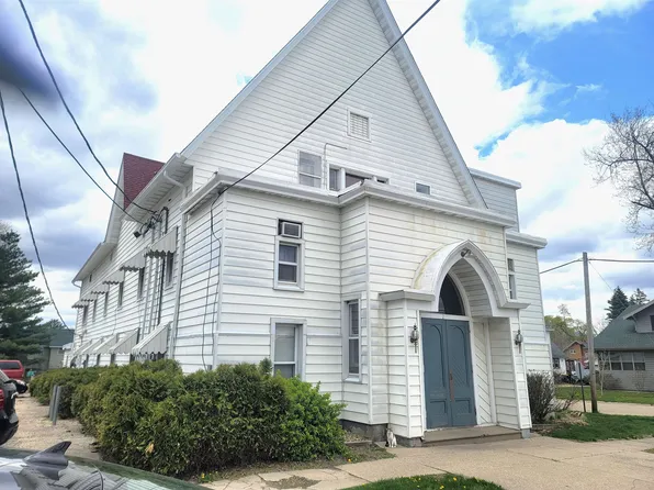2 S Seminary Ave, Mount Morris, IL 61054