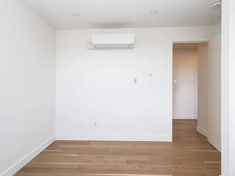 365 Eglinton Ave E #50059A-701 — Photo 7