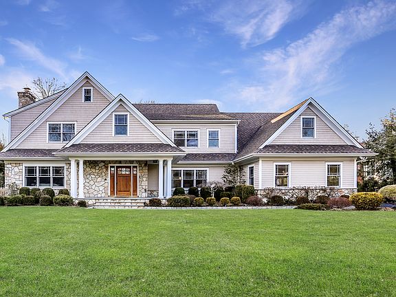 2nd image of 8 Stonewall Ln