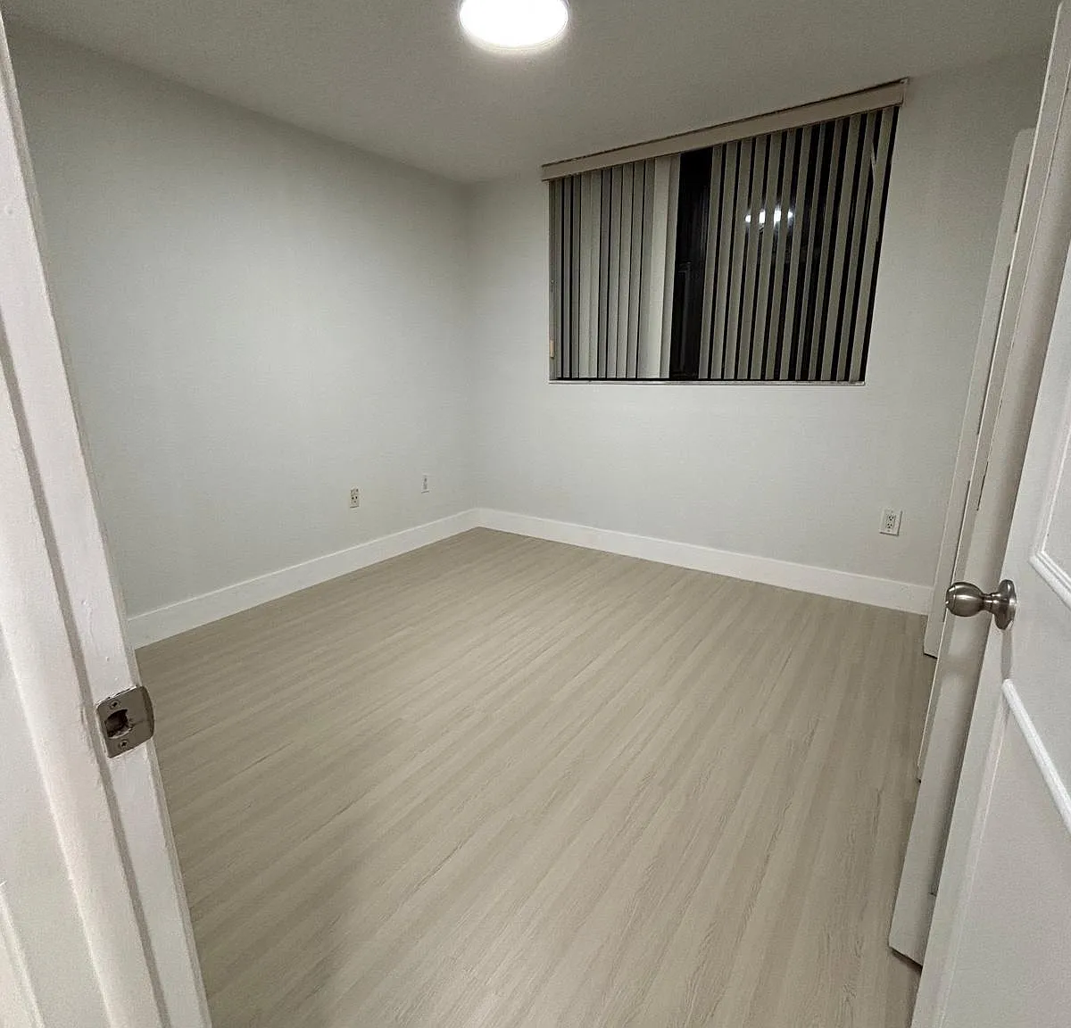 2 bed, 827 sqft, $2,300 — Photo 4