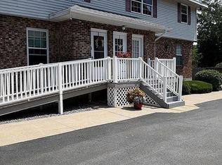 25 Pine Ln, Albany, NY 12203