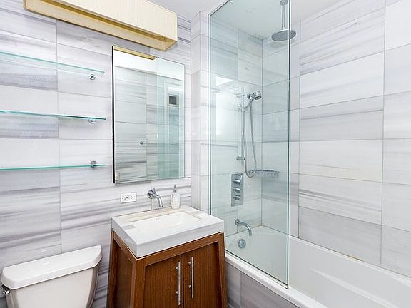 5th image of 88 Greenwich St APT 1613