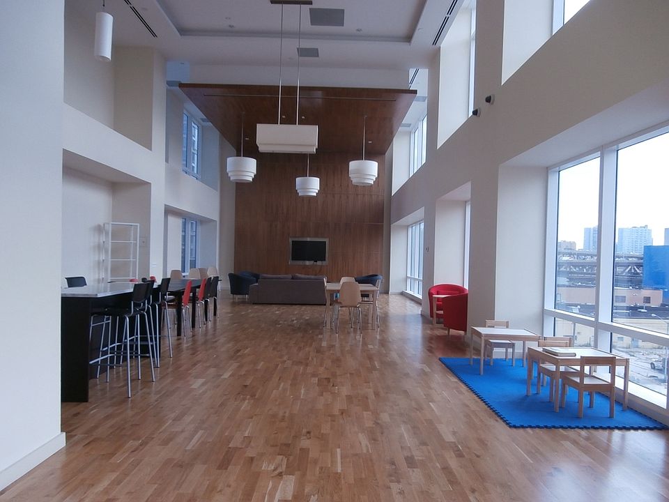 2nd image of 2310 41st Ave APT 11E