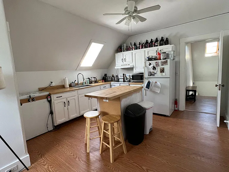 683 State St #3 — Photo 4