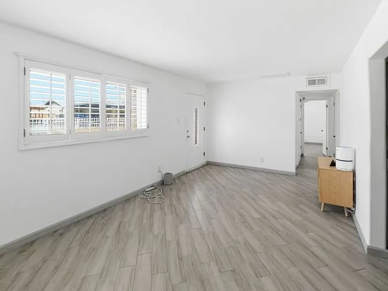 372 Cooley Ave — Photo 10