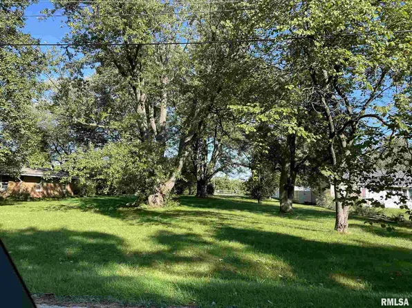 203 Gardena Ave, East Peoria, IL 61611