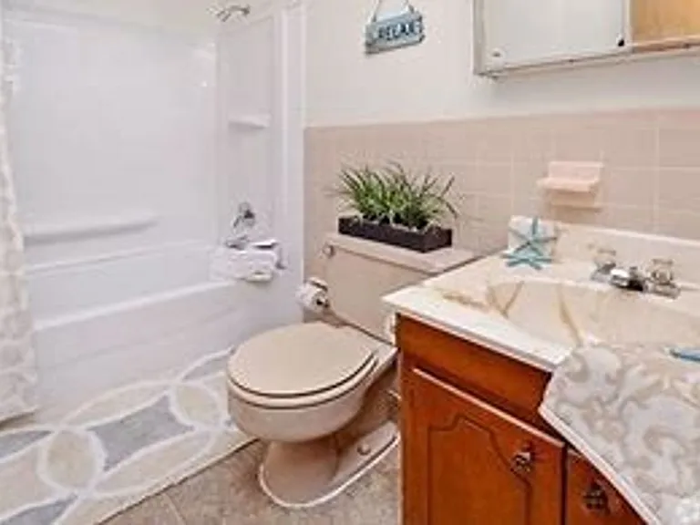 Lebanon Court — Photo 10