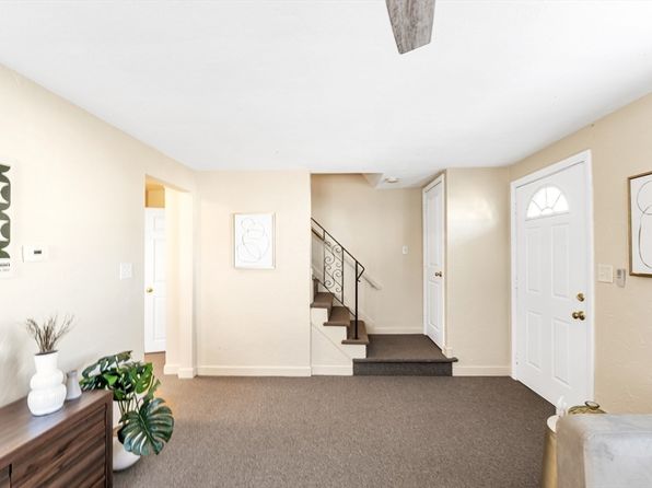 boston-massachusetts-59128928 picture