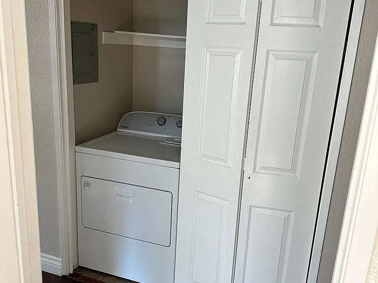 WASHER DRYER CLOSET