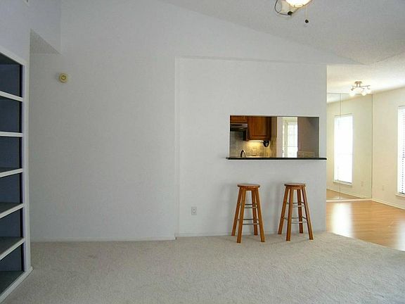 5th image of 1106 Quail Valley Ln Unit 219