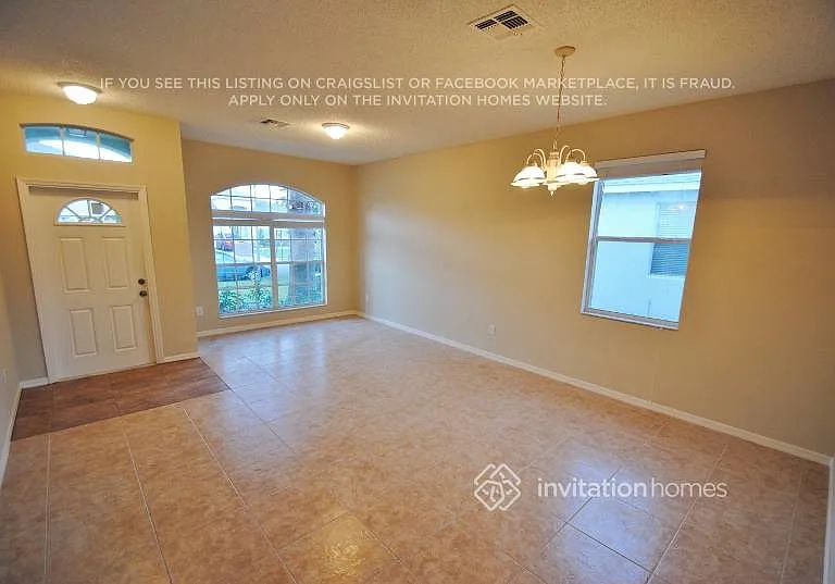 2740 Daybreak Dr — Photo 2