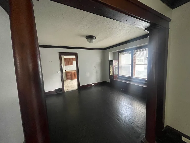 11412 Headley Ave — Photo 3