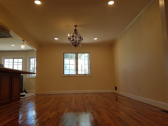 4th image of 528 Ellison Ave