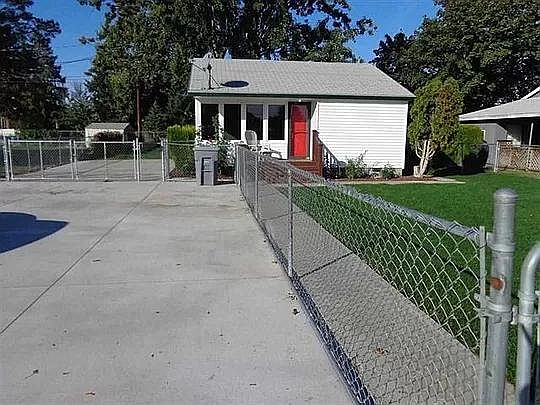 1st image of 1035 Wright Ave