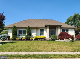 8 Barclay Rd, Hainesport, NJ 08036