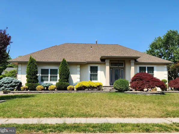 8 Barclay Rd, Hainesport, NJ 08036