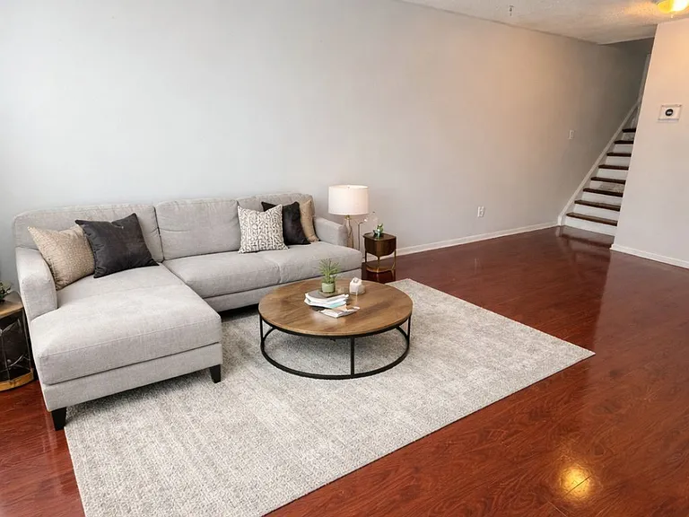 7465 Discus Cres — Photo 5
