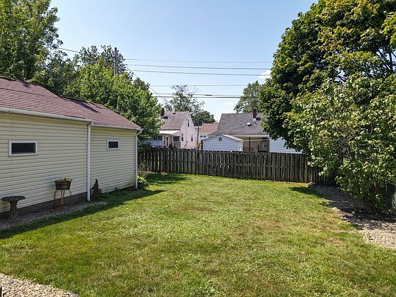 4th image of 3626 Oakwood St