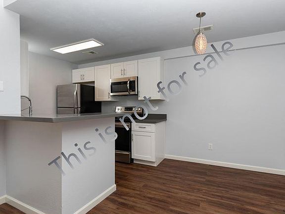 4th image of 10610 S 48th St Unit 1001