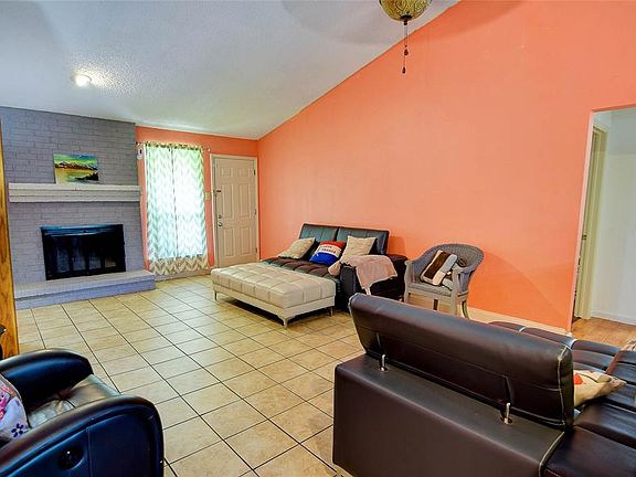 2nd image of 17315 Huntersglen Cir