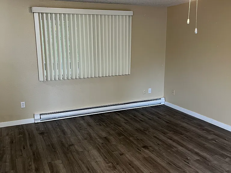 550 SE Cedar St — Photo 6