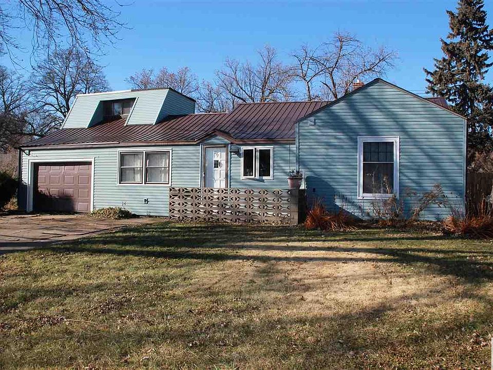 1st image of 217 Woodland Way