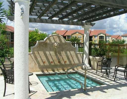 4th image of 519 Villa Cir