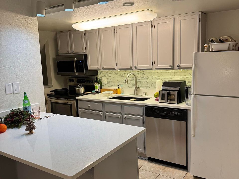 1st image of 531 Donofrio Dr Unit 6