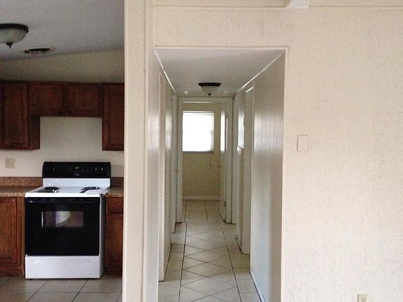 4th image of 2504 Coral Way