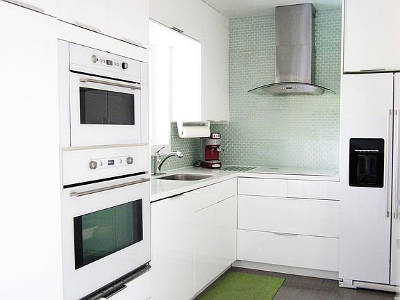 3rd image of 12125 NE Miami Ct