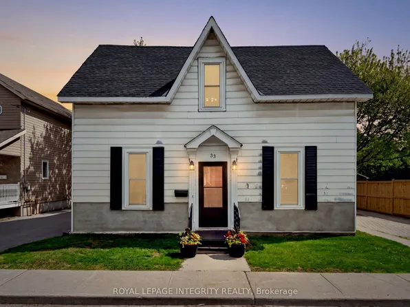 33 Rochester St, Carleton Place, ON K7C 2P9