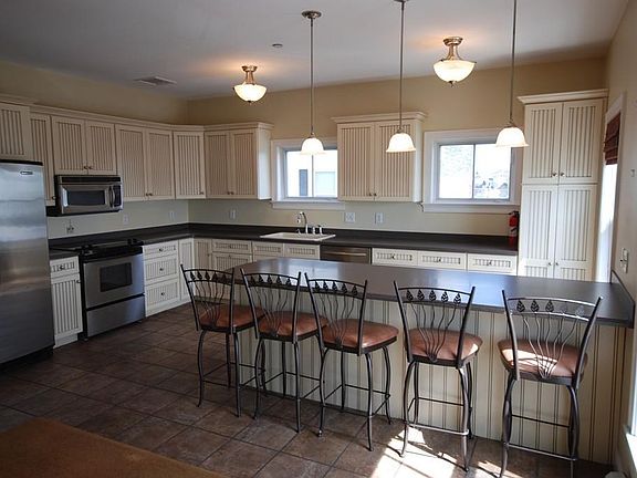 2nd image of 168 Humphrey St Suite B