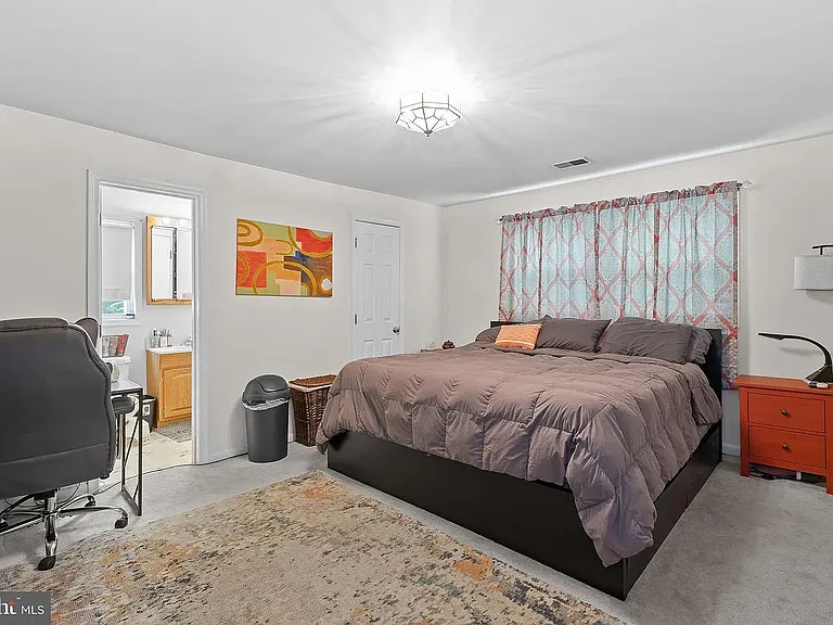 804 Telegraph Rd — Photo 3