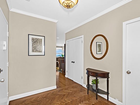 4th image of 3180 N Lake Shore Dr APT 23G
