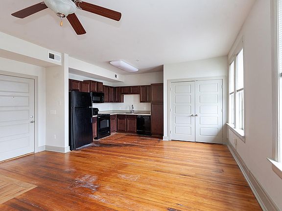 4th image of 102 W 2nd Ave Unit 202