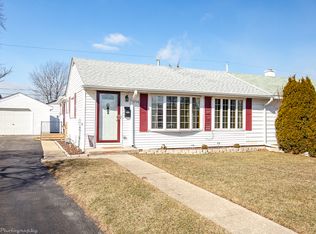 8758 S Kilbourn Ave, Hometown, IL 60456