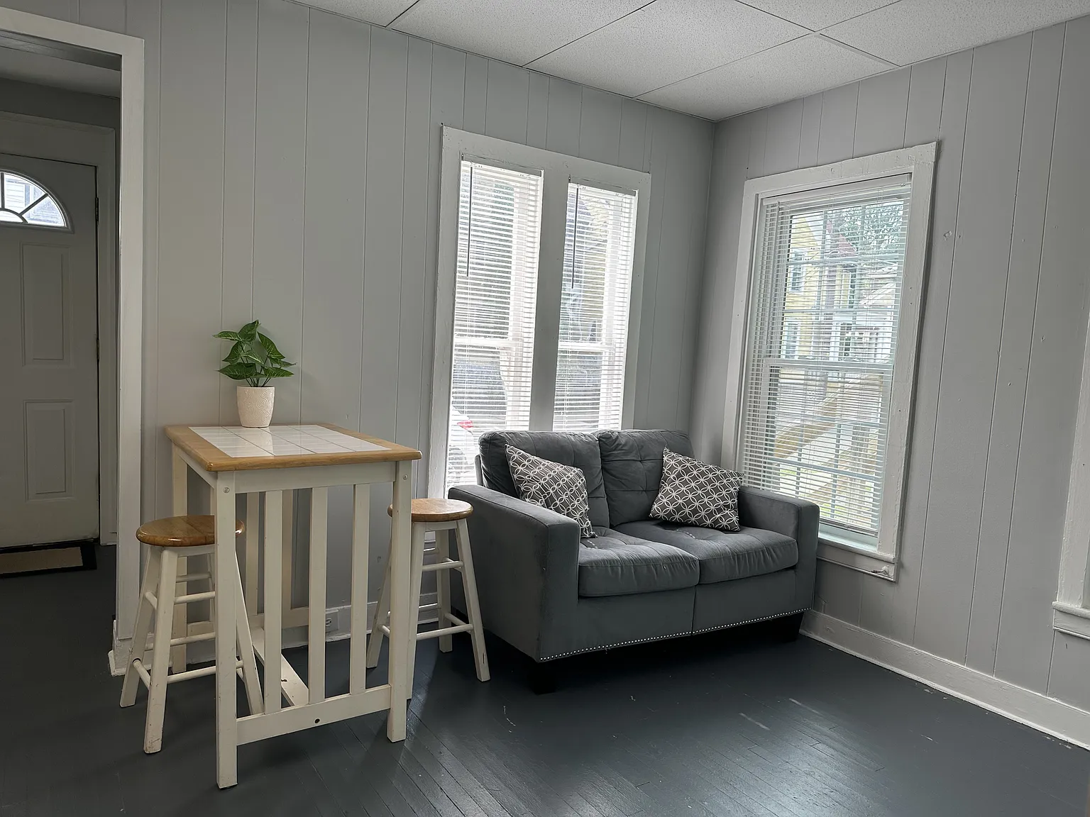 2 bed, 800 sqft, $1,400 — Photo 3